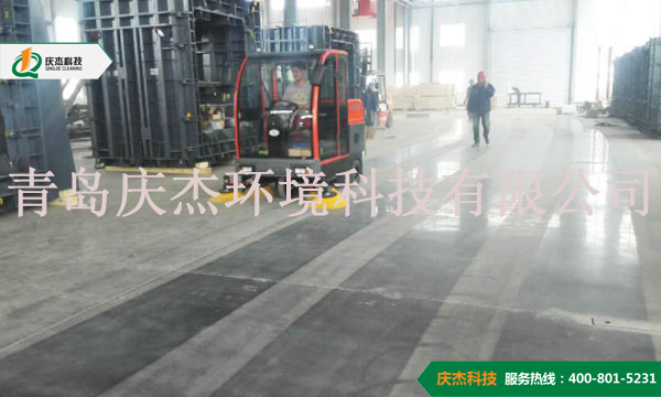 電動(dòng)掃地車助力工業(yè)園區(qū)保持衛(wèi)生清潔